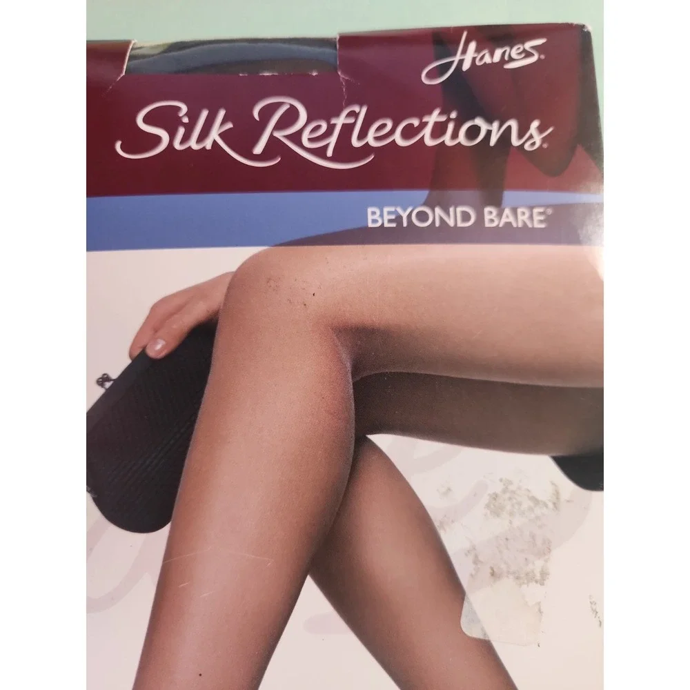 Hanes™ Silk Reflections Beyond Bare Size EF BEYOND‎ Ebony Control Top SandalFoot